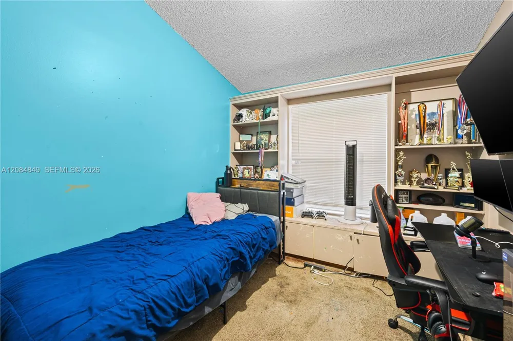 1065 W Fairfax Cir W Boynton Beach, FL 33436