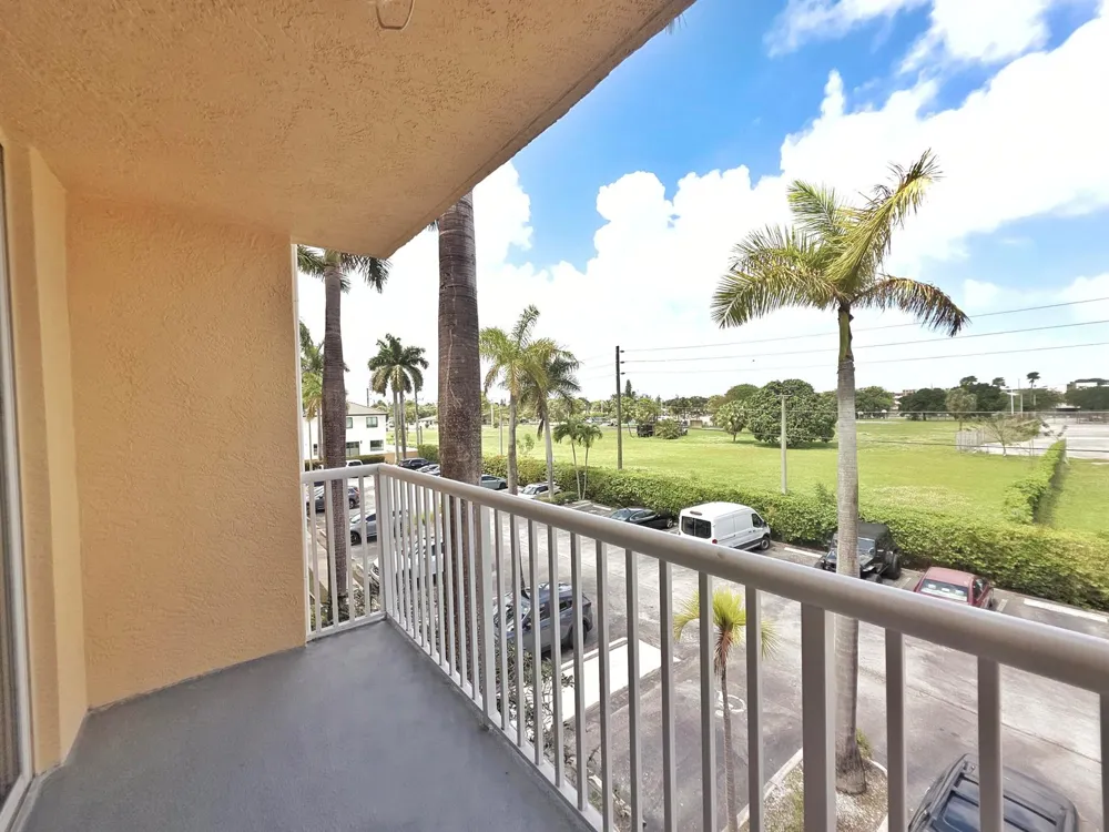 1341 SE 3rd Avenue #307 Dania Beach, FL 33004