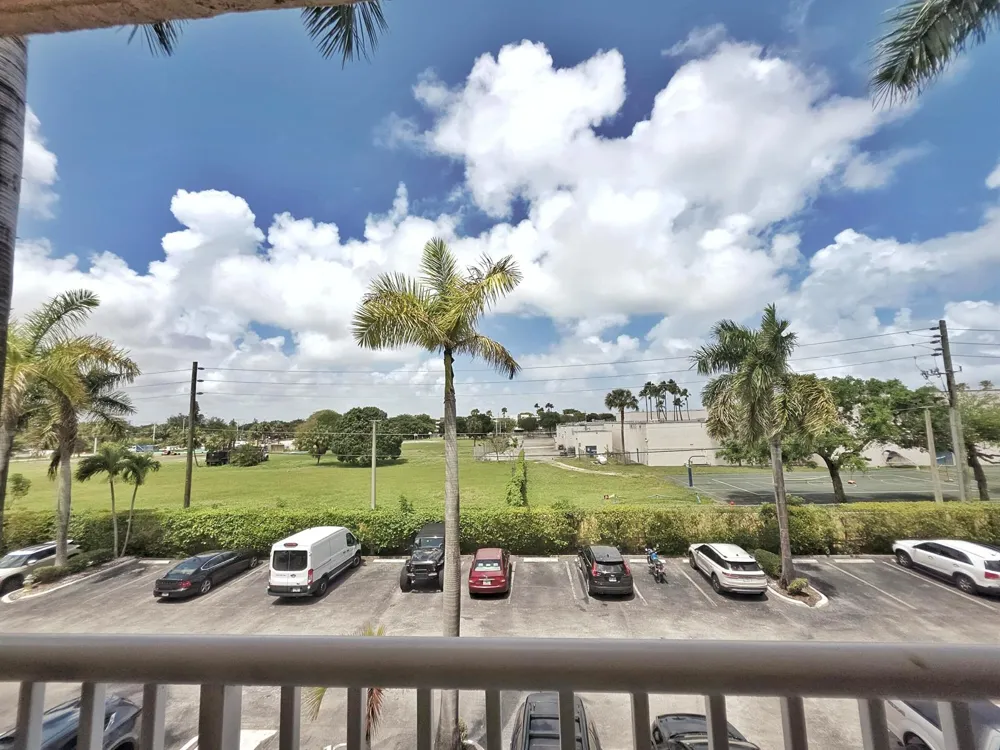 1341 SE 3rd Avenue #307 Dania Beach, FL 33004
