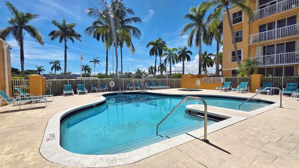 1341 SE 3rd Avenue #307 Dania Beach, FL 33004