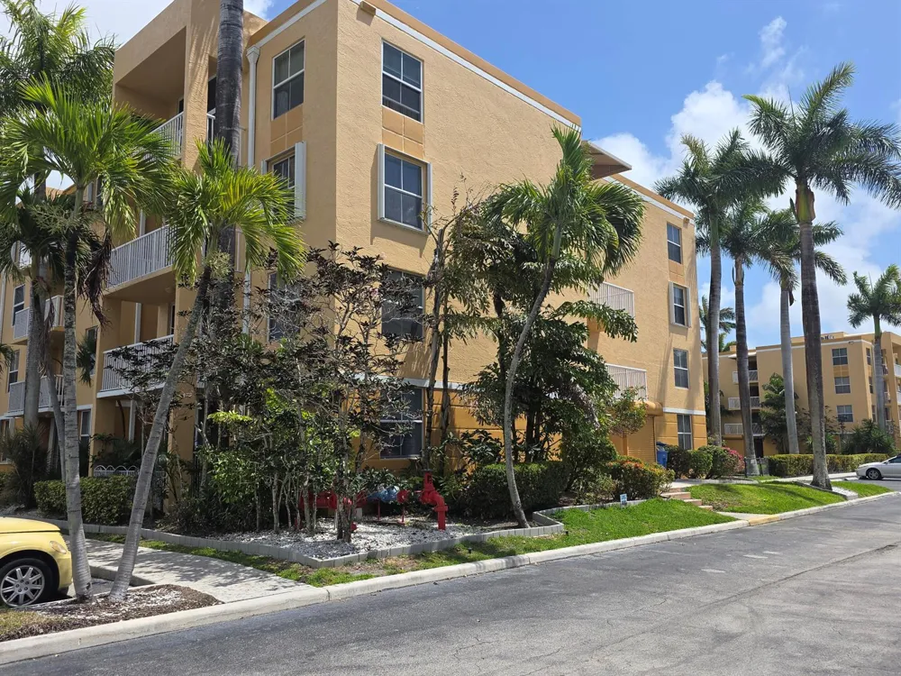 1341 SE 3rd Avenue #307 Dania Beach, FL 33004