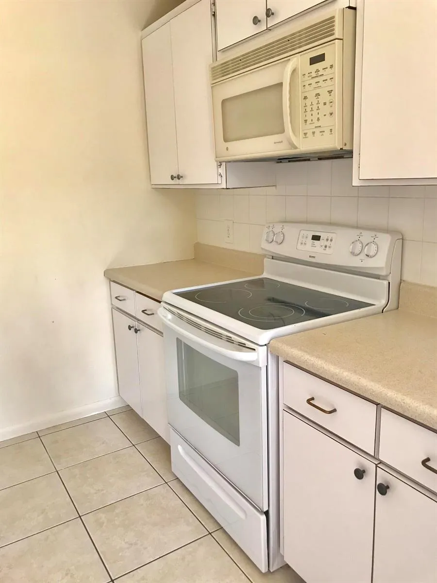 3719 37TH WAY West Palm Beach, FL 33407