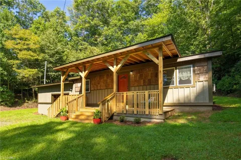 190 Hummingbird Lane