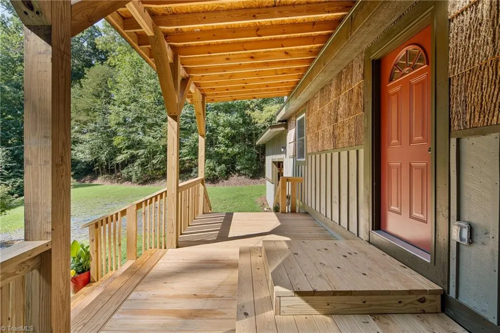 190 Hummingbird Lane Fleetwood, NC 28626