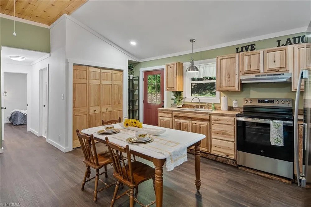 190 Hummingbird Lane Fleetwood, NC 28626