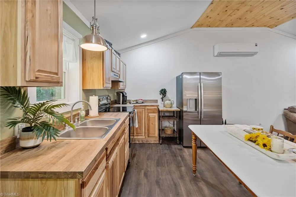 190 Hummingbird Lane Fleetwood, NC 28626