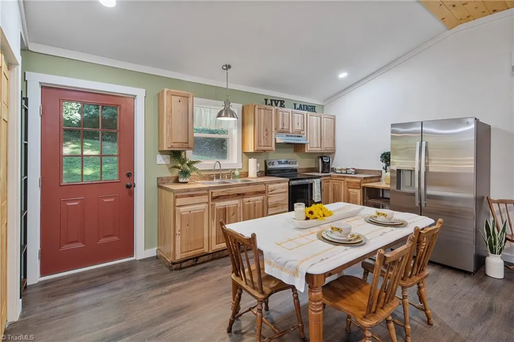 190 Hummingbird Lane Fleetwood, NC 28626