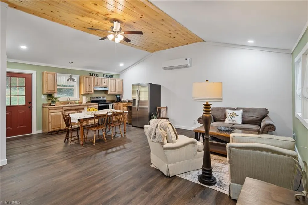 190 Hummingbird Lane Fleetwood, NC 28626