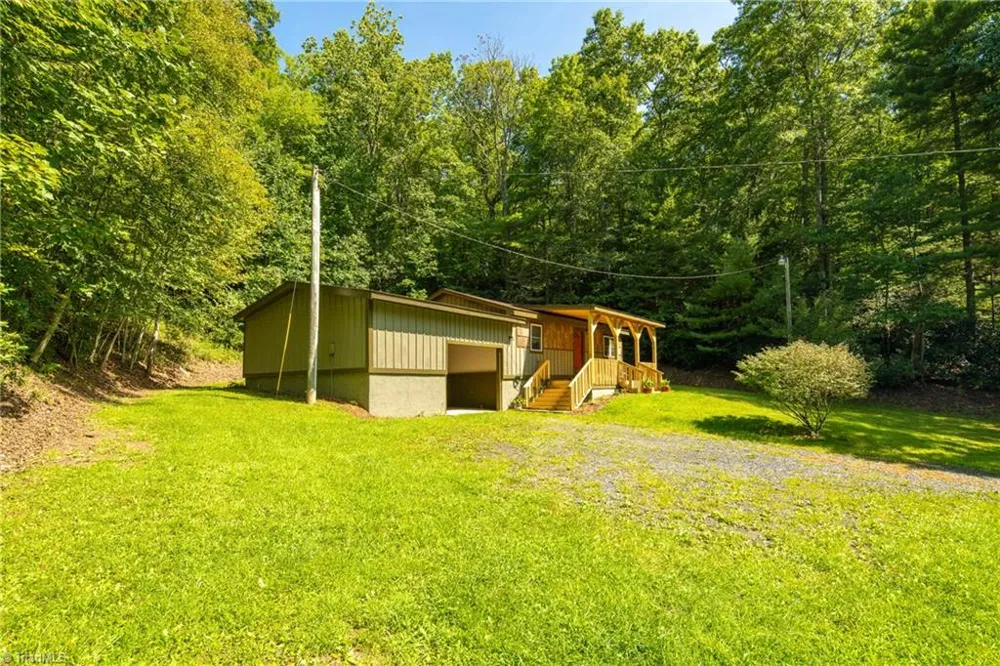 190 Hummingbird Lane Fleetwood, NC 28626