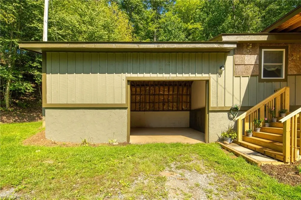 190 Hummingbird Lane Fleetwood, NC 28626