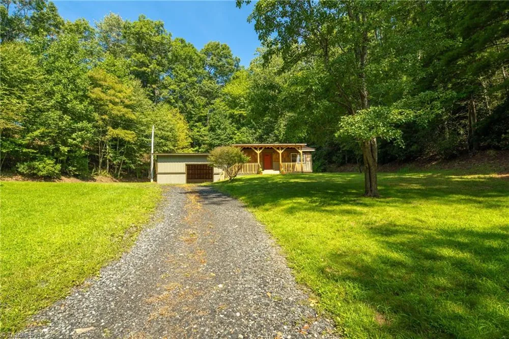 190 Hummingbird Lane Fleetwood, NC 28626