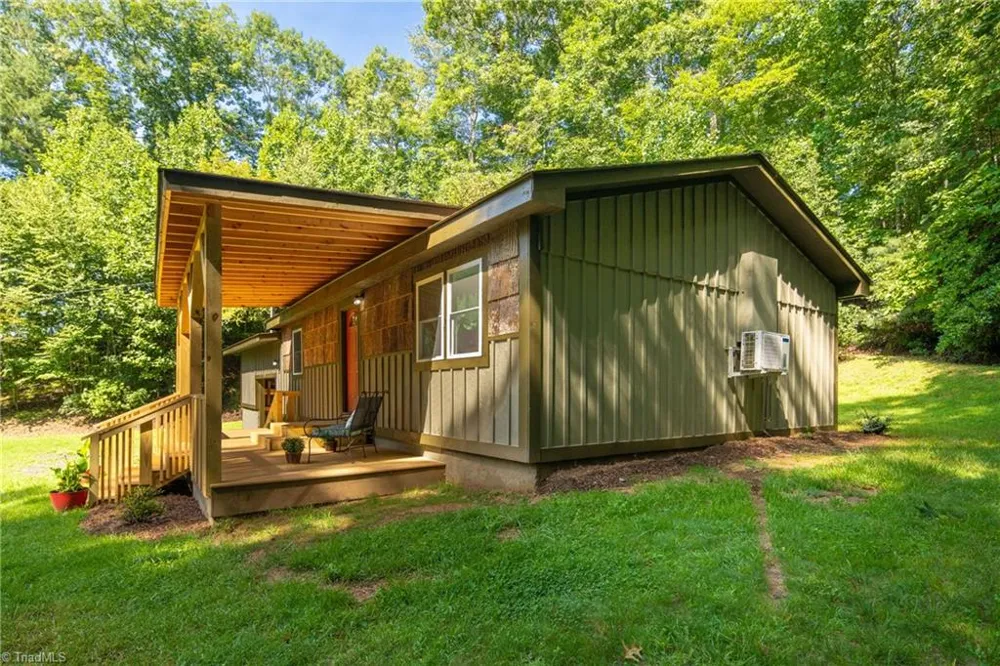190 Hummingbird Lane Fleetwood, NC 28626