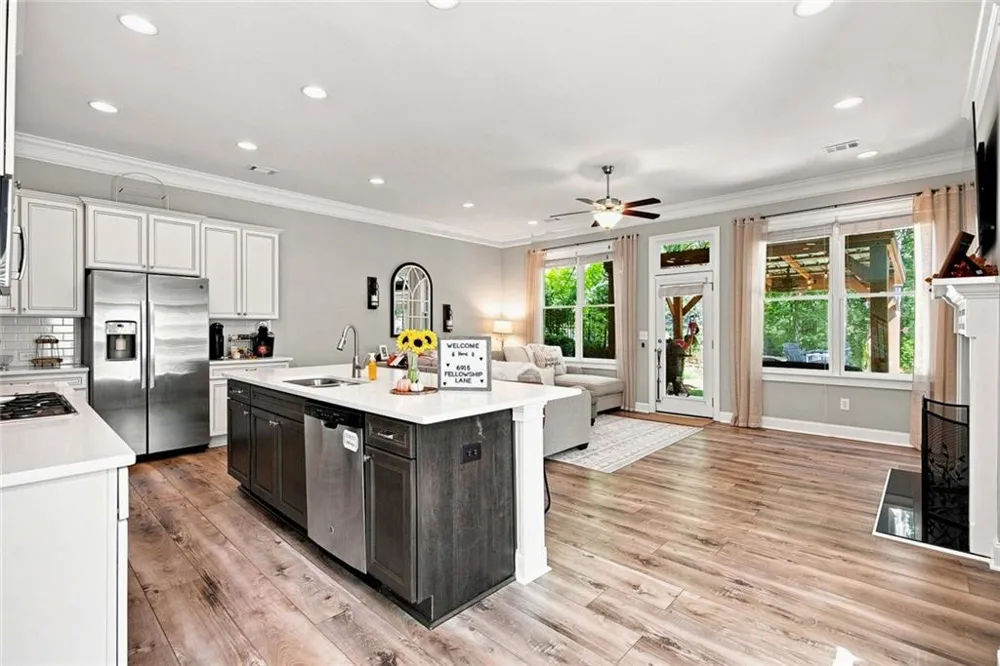 6915 Fellowship Lane Flowery Branch, GA 30542