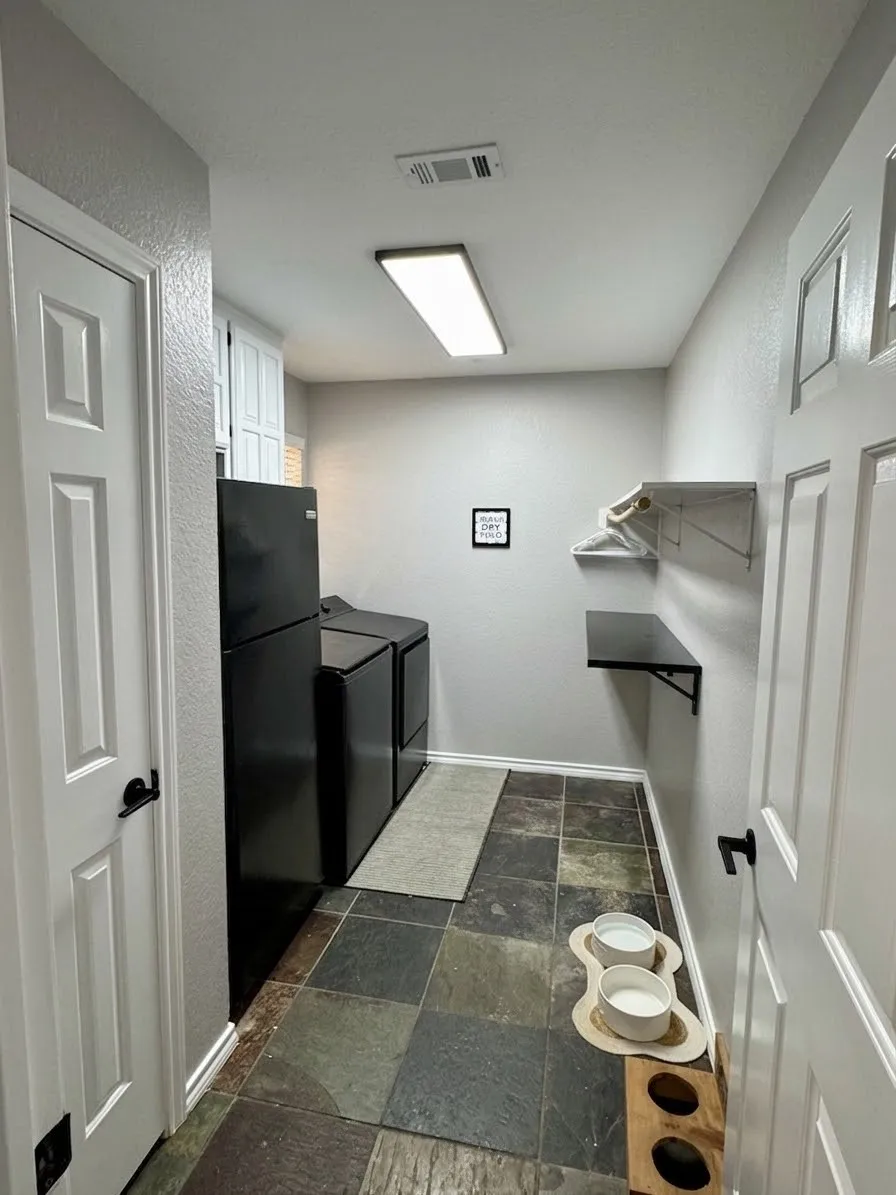 413 Flagstone Drive Burleson, TX 76028