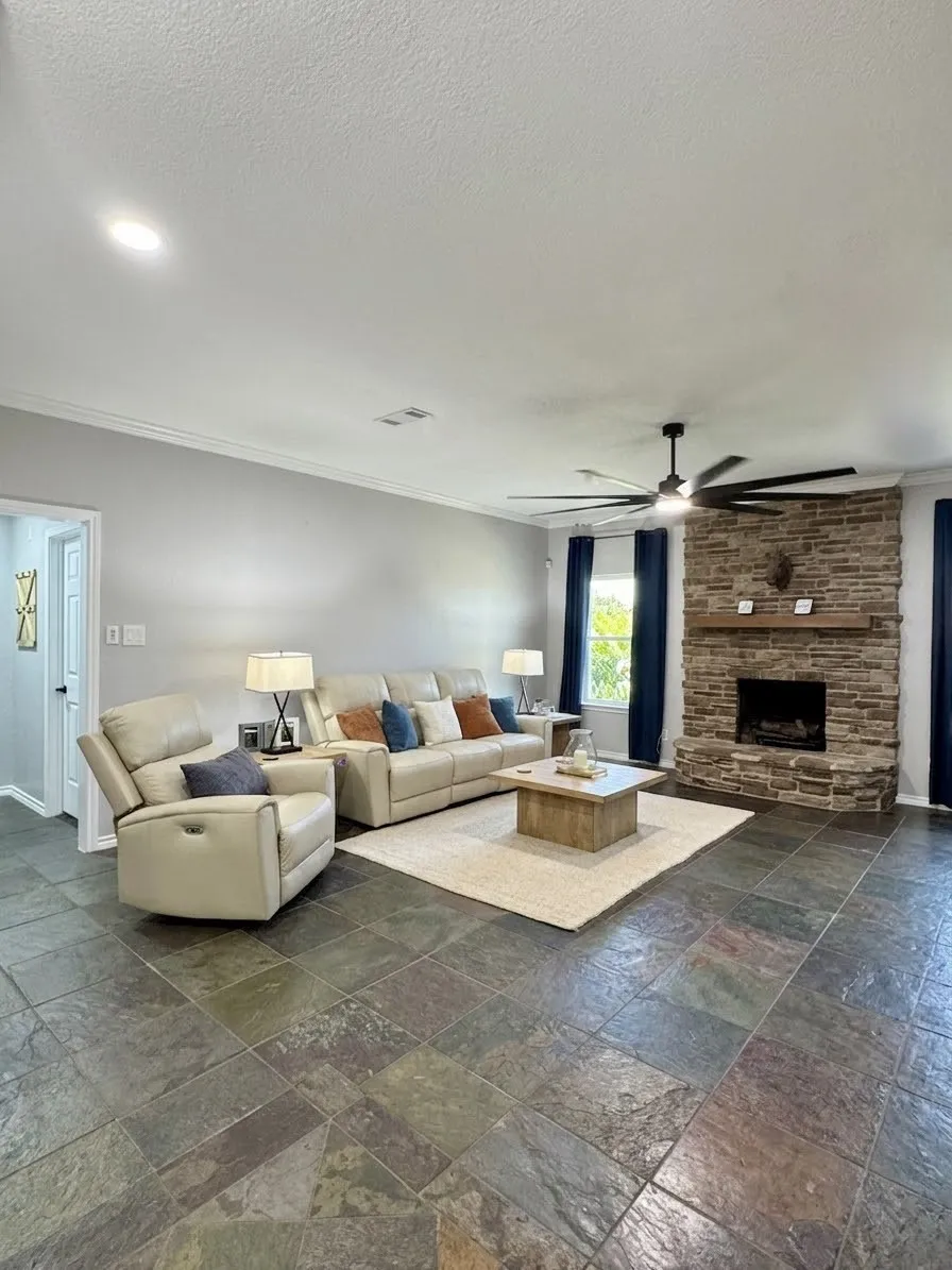 413 Flagstone Drive Burleson, TX 76028