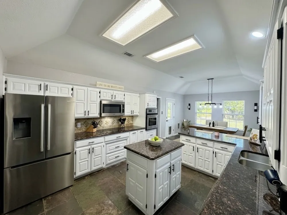 413 Flagstone Drive Burleson, TX 76028