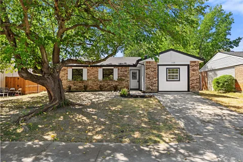 726 Holliday Lane