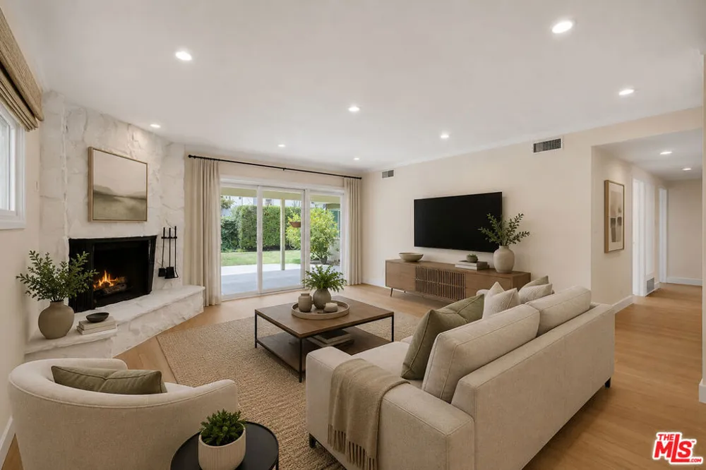4829 Dempsey Avenue Encino, CA 91436