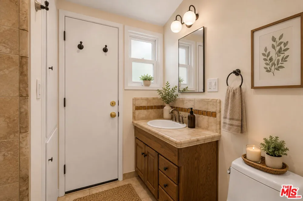 4829 Dempsey Avenue Encino, CA 91436