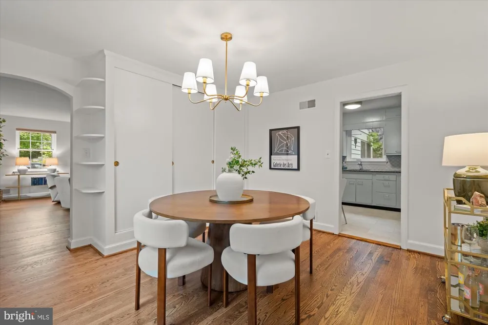 803 CHALFONTE DRIVE Alexandria, VA 22305