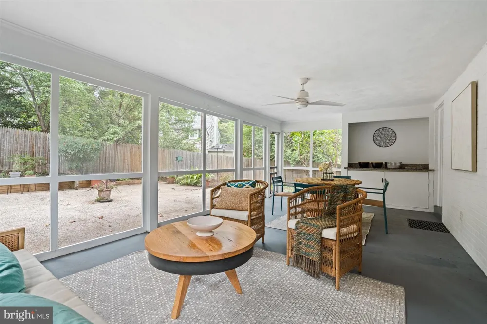 803 CHALFONTE DRIVE Alexandria, VA 22305