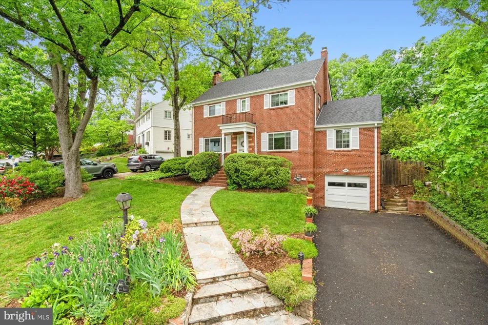 803 CHALFONTE DRIVE Alexandria, VA 22305