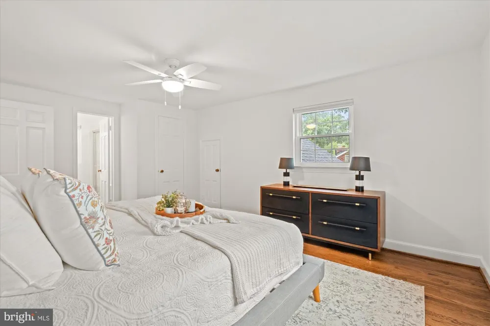 803 CHALFONTE DRIVE Alexandria, VA 22305