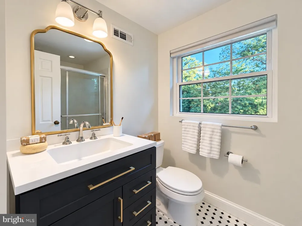 803 CHALFONTE DRIVE Alexandria, VA 22305
