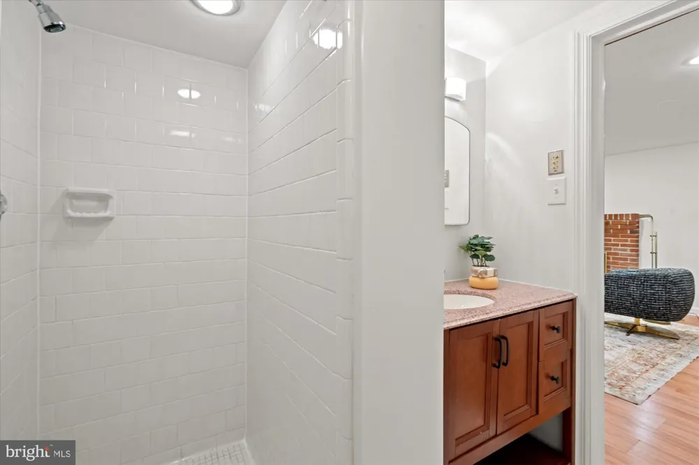 803 CHALFONTE DRIVE Alexandria, VA 22305