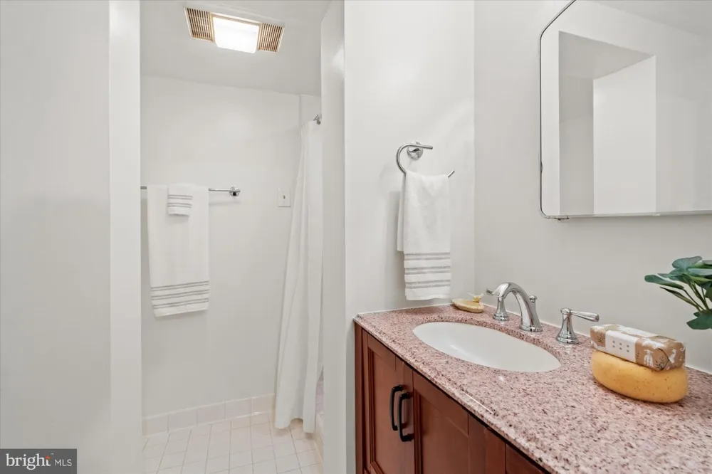 803 CHALFONTE DRIVE Alexandria, VA 22305