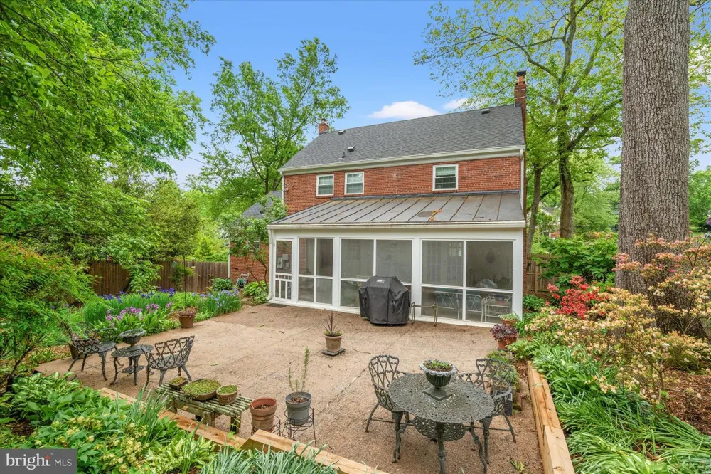 803 CHALFONTE DRIVE Alexandria, VA 22305