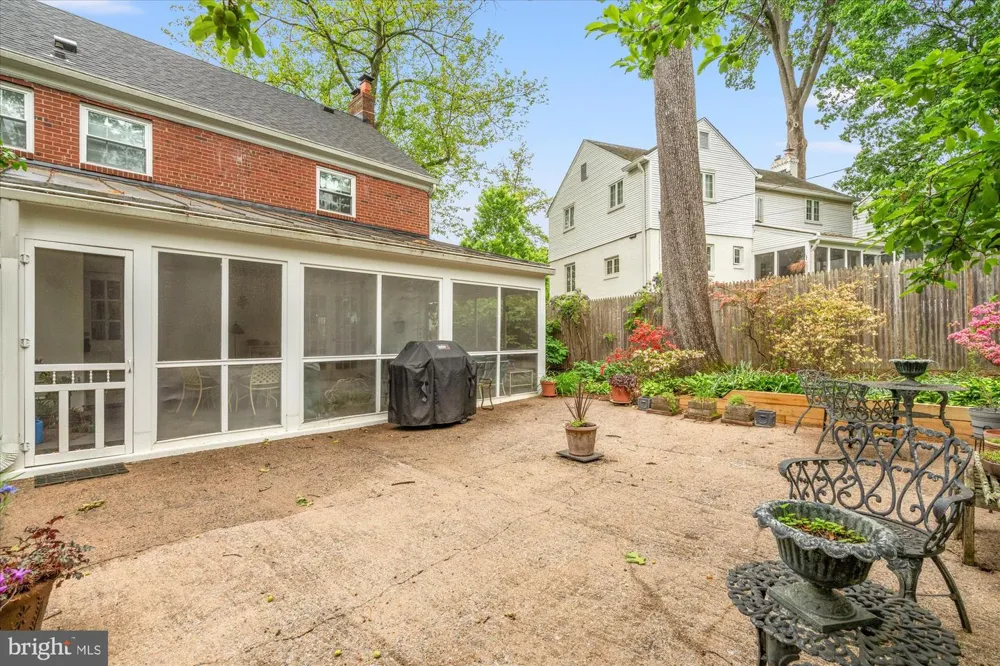 803 CHALFONTE DRIVE Alexandria, VA 22305