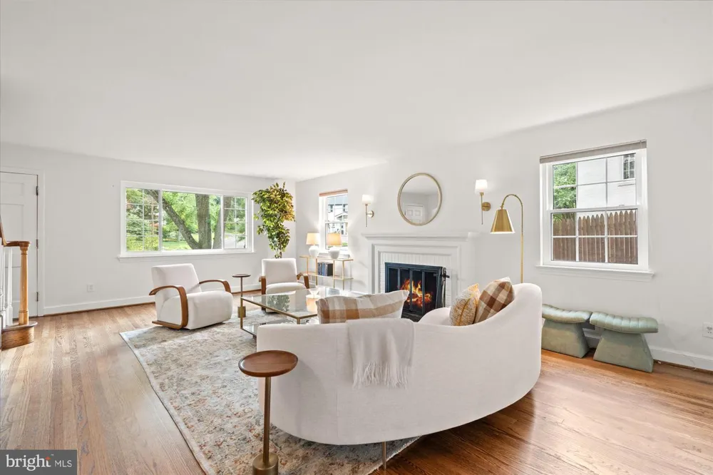 803 CHALFONTE DRIVE Alexandria, VA 22305