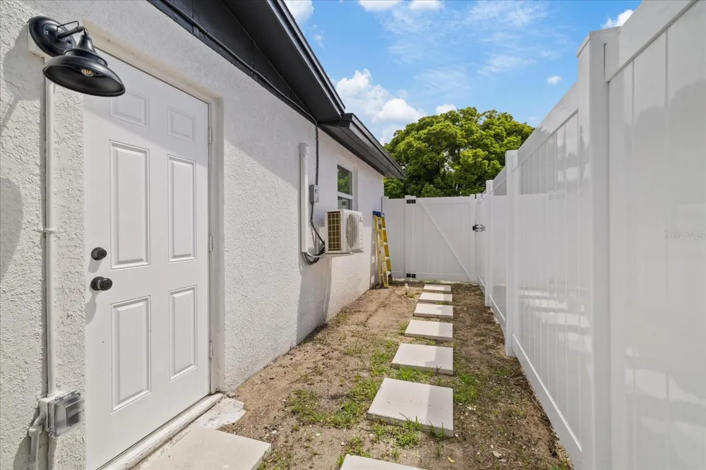 2229 ROSELAWN DRIVE Holiday, FL 34691