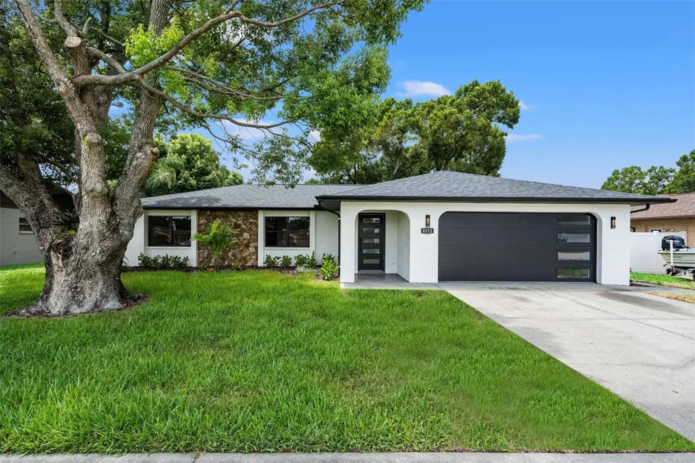 6111 18TH STREET Zephyrhills, FL 33542