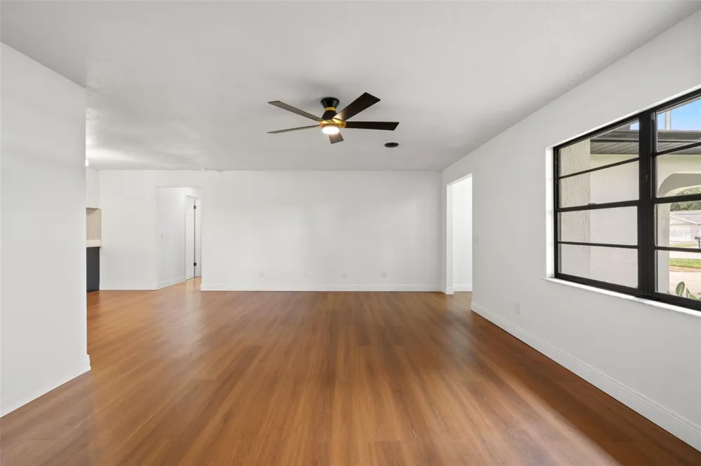 6111 18TH STREET Zephyrhills, FL 33542