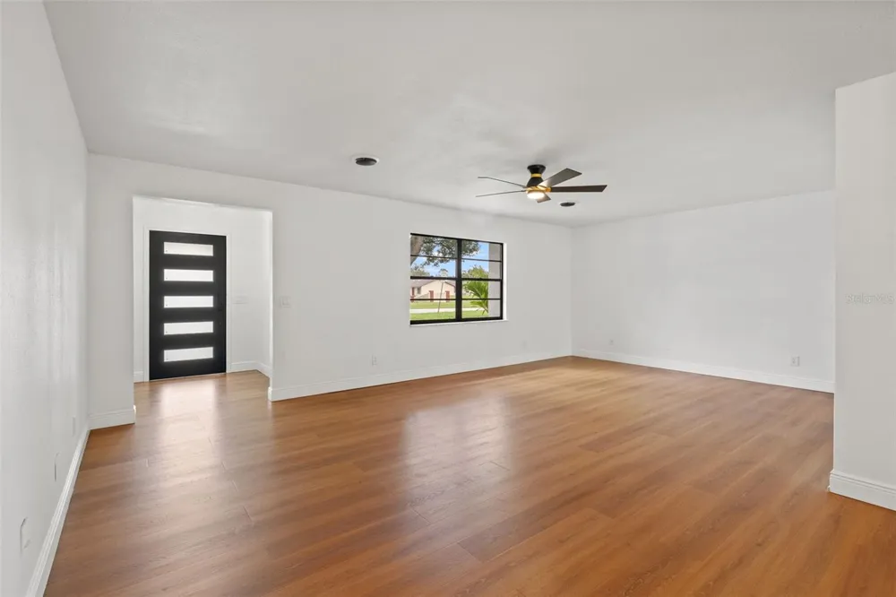 6111 18TH STREET Zephyrhills, FL 33542