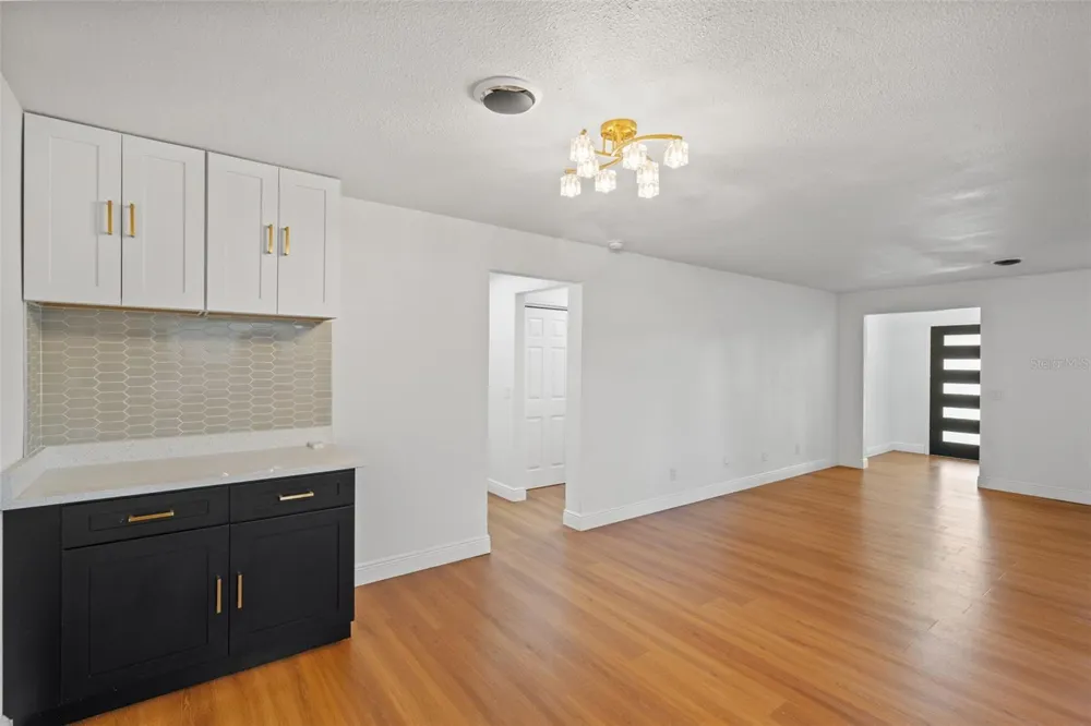6111 18TH STREET Zephyrhills, FL 33542