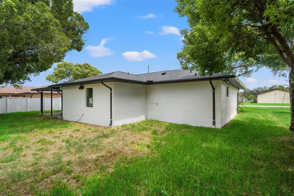 6111 18TH STREET Zephyrhills, FL 33542
