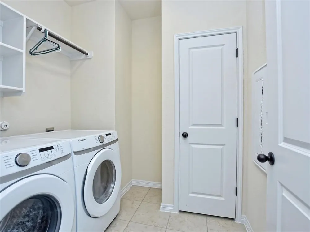 912 Paseo De Castana Way Leander, TX 78641