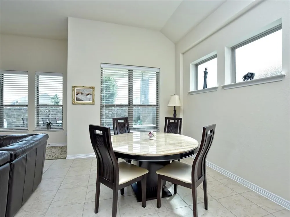 912 Paseo De Castana Way Leander, TX 78641