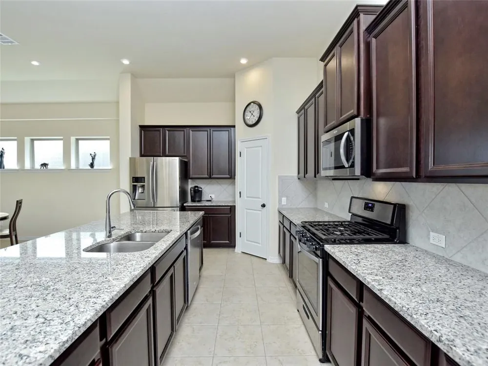 912 Paseo De Castana Way Leander, TX 78641