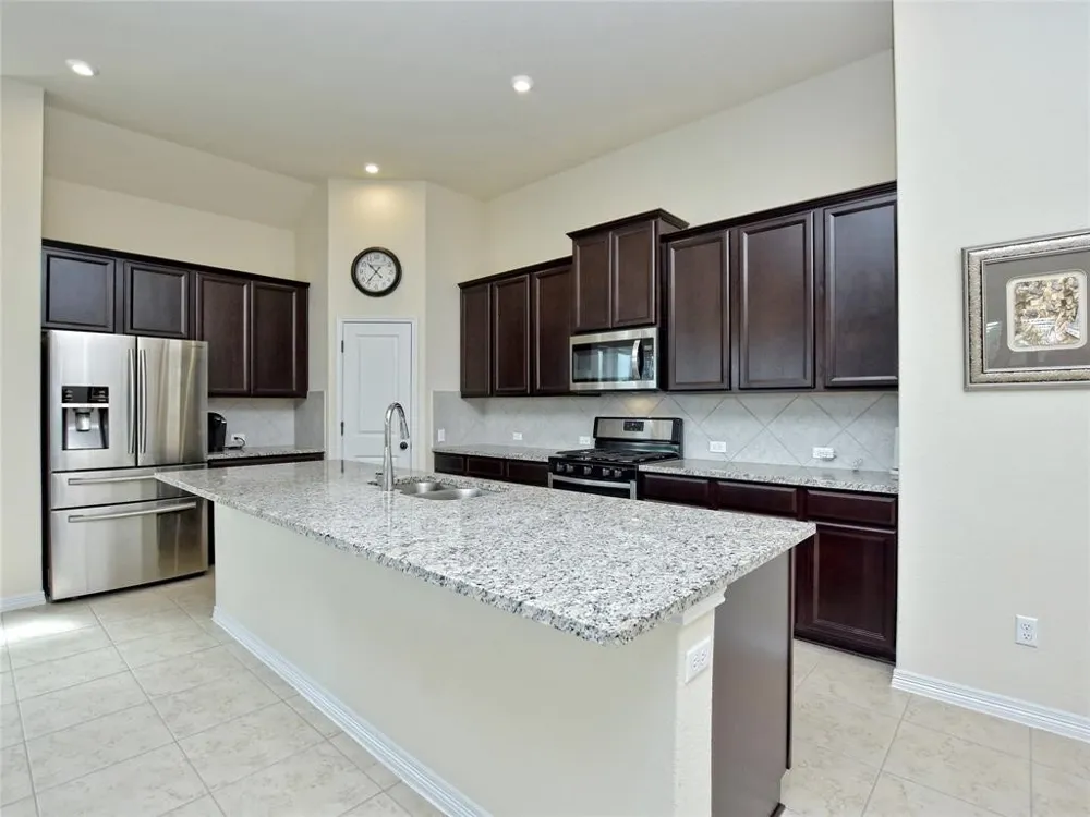 912 Paseo De Castana Way Leander, TX 78641