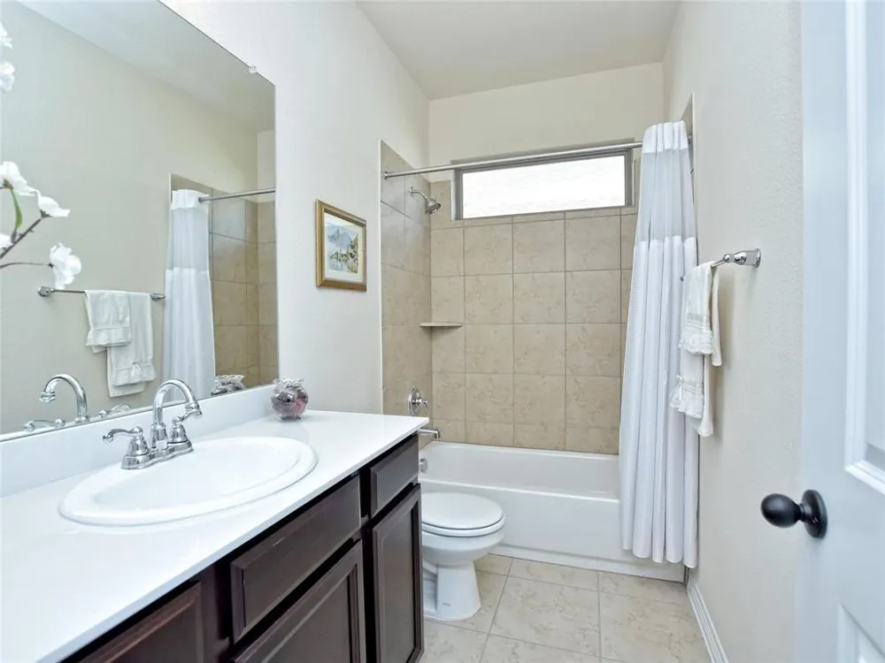 912 Paseo De Castana Way Leander, TX 78641