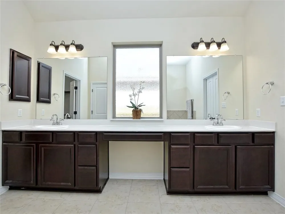 912 Paseo De Castana Way Leander, TX 78641