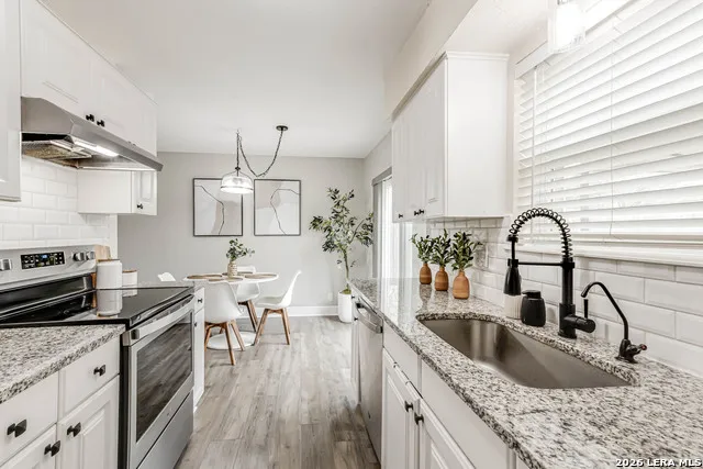 3306 Turnabout Schertz, TX 78108