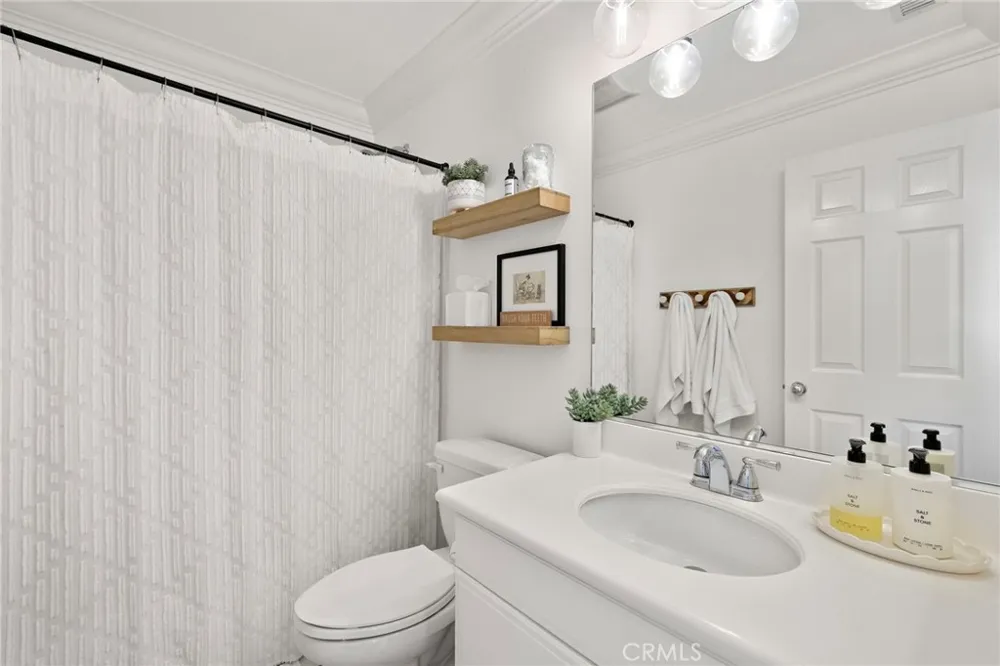 24 Fieldhouse Ladera Ranch, CA 92694