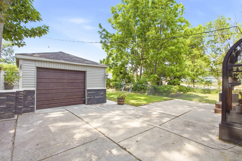 6655 Berwyn Street Dearborn Heights, MI 48127