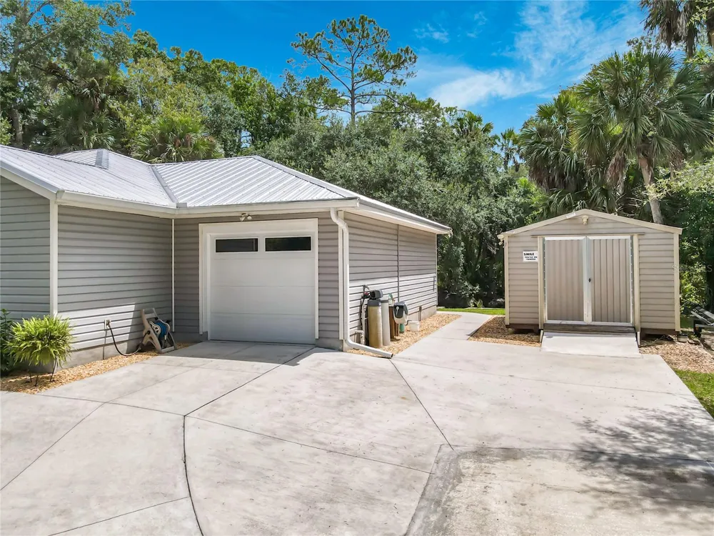 2863 CANAL ROAD Deland, FL 32720