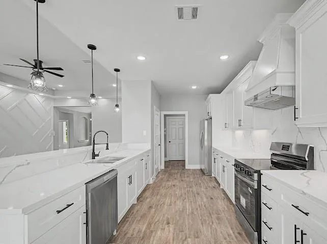 1220 Appaloosa Circle Angleton, TX 77515